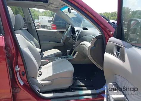 2011 Subaru Forester 2.5X Premium z USA, uszkodzony, nr VIN JF2SHADC4BH742144